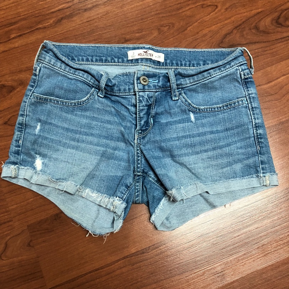 Hollister Shorts size 3